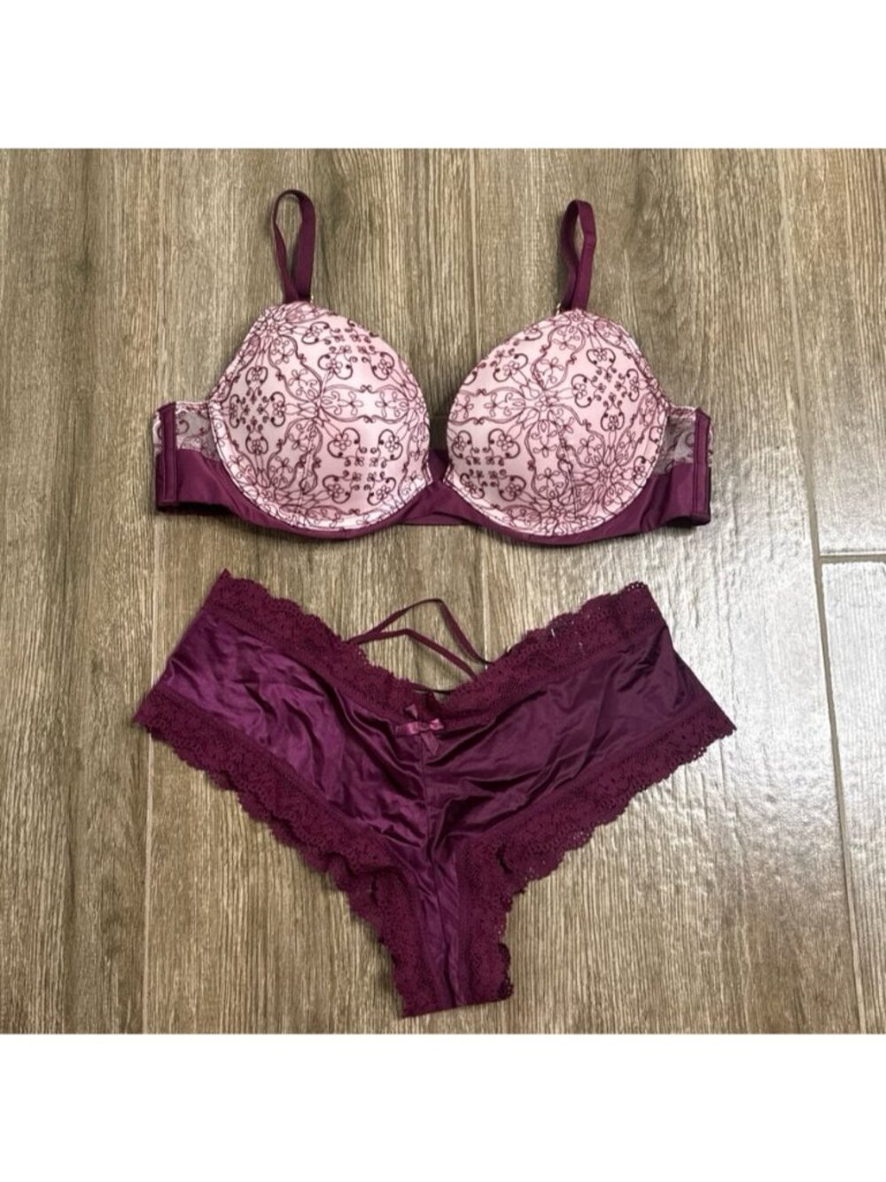 Victoria's Secret Very Sexy push-up bra 34B & VS Very Sexy Tassel Cheeky panties